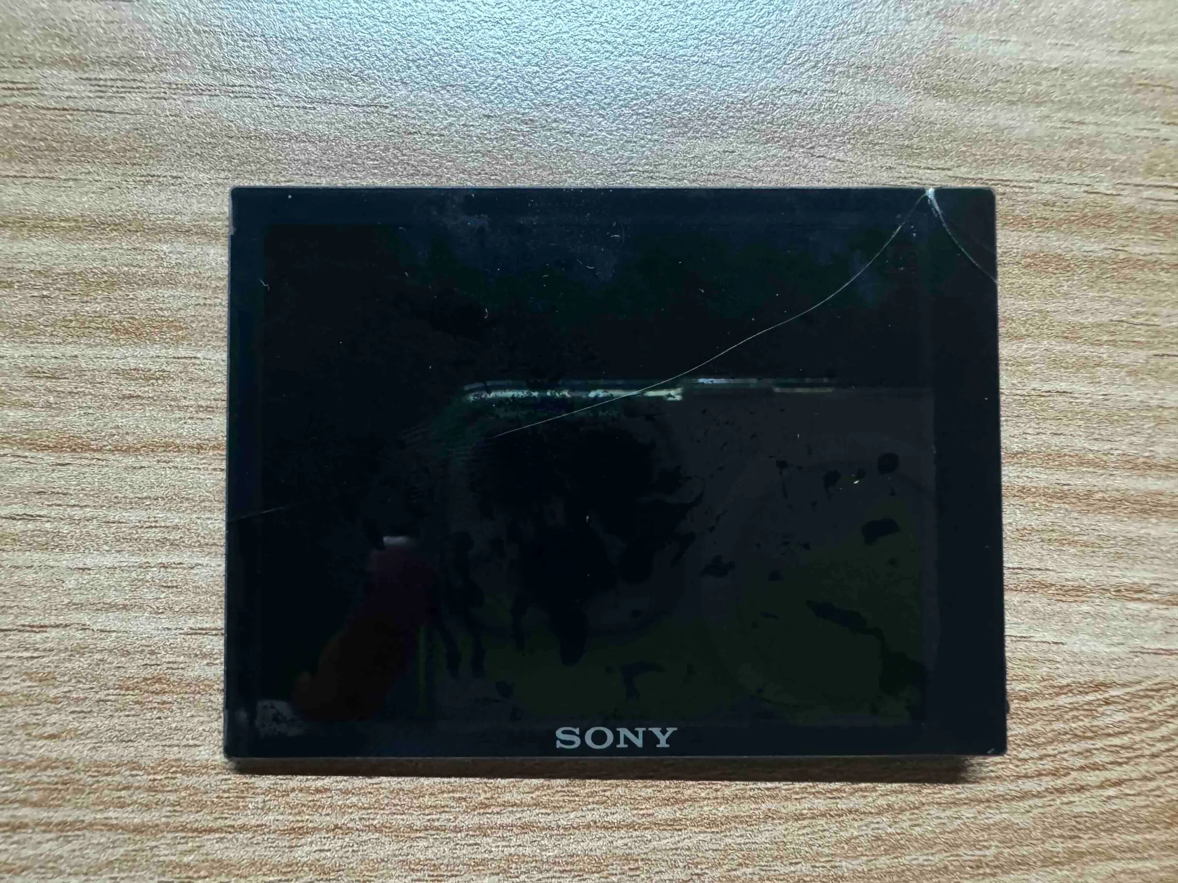 割れてる LCD パネル